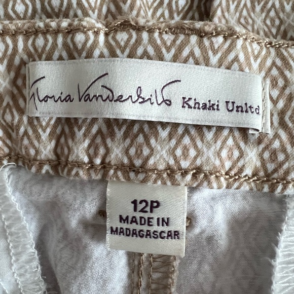 Gloria Vanderbilt Size 12P cropped capri Beige abstract mix, pockets buttons EUC - Picture 2 of 7